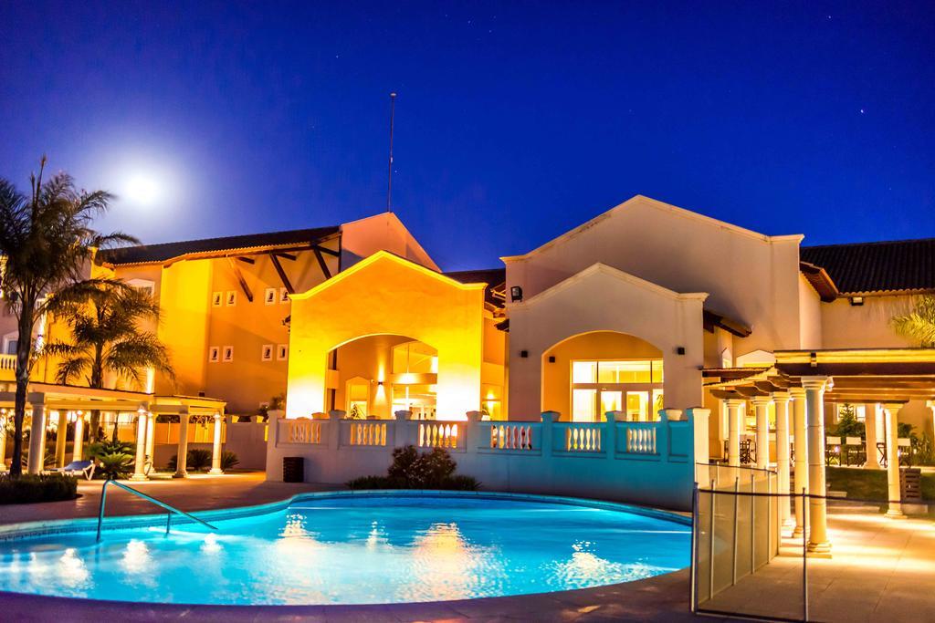 Howard Johnson Resort Spa & Convention Center Merlo Dış mekan fotoğraf