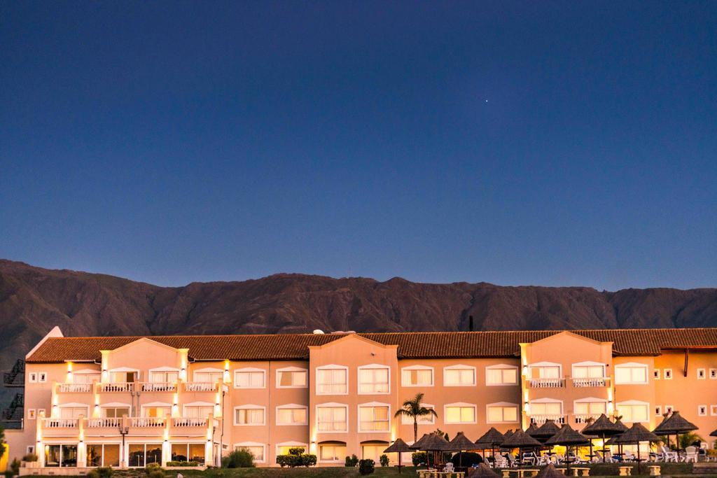Howard Johnson Resort Spa & Convention Center Merlo Dış mekan fotoğraf