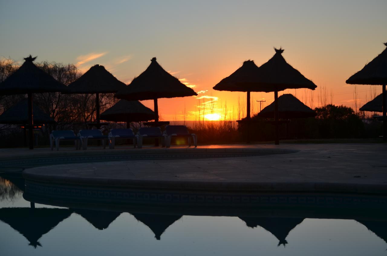 Howard Johnson Resort Spa & Convention Center Merlo Dış mekan fotoğraf